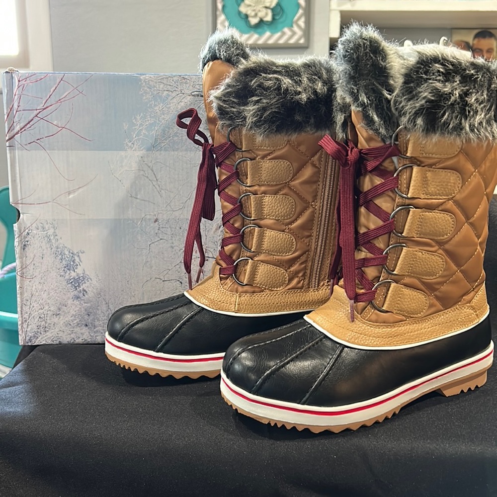 NIB - Snow Boots Size 7